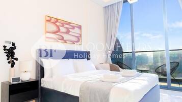 Appartement, balcon, vue jardin