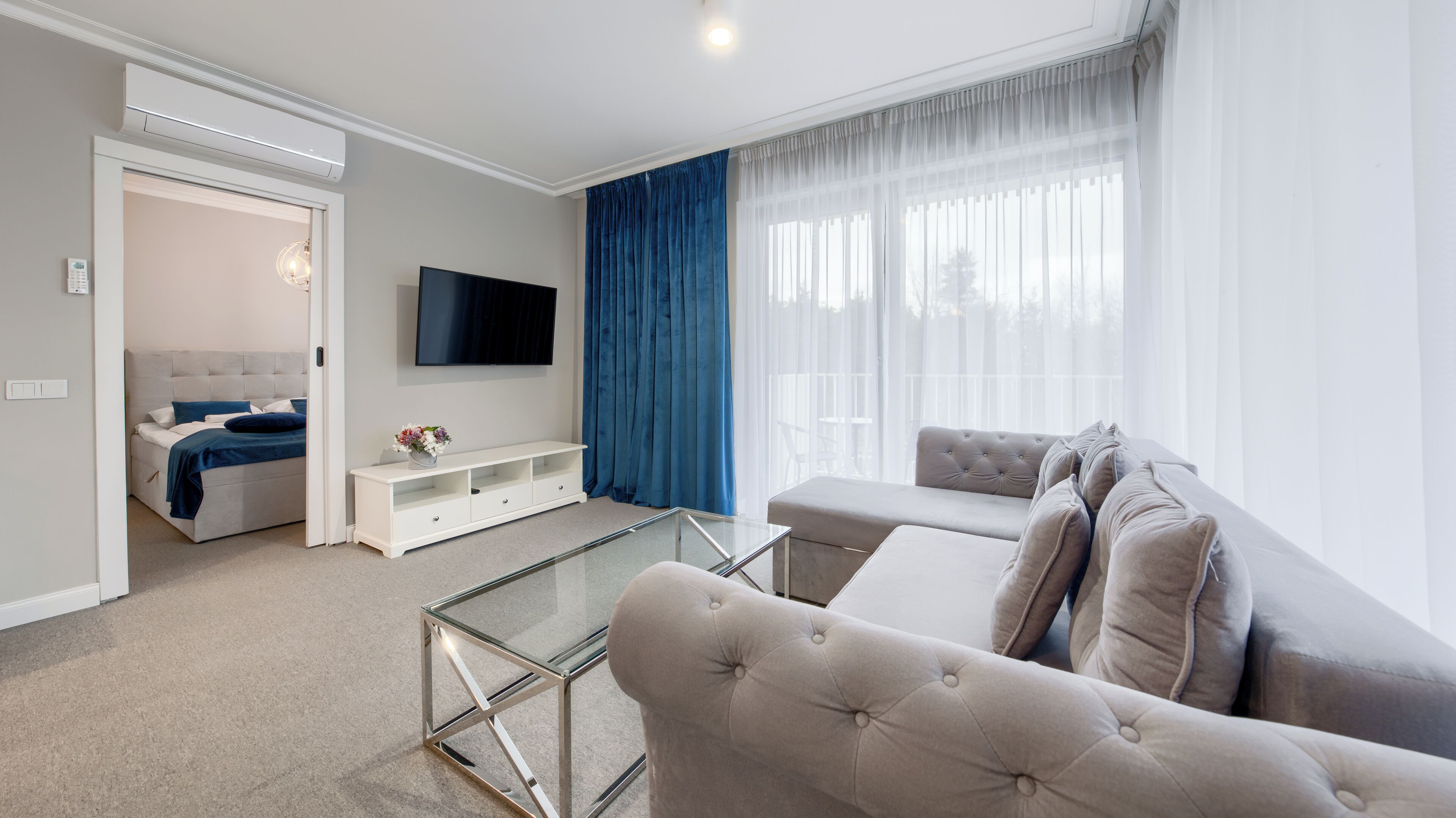 Leilighet, balkong | Oppholdsområde | Flatskjerm-TV