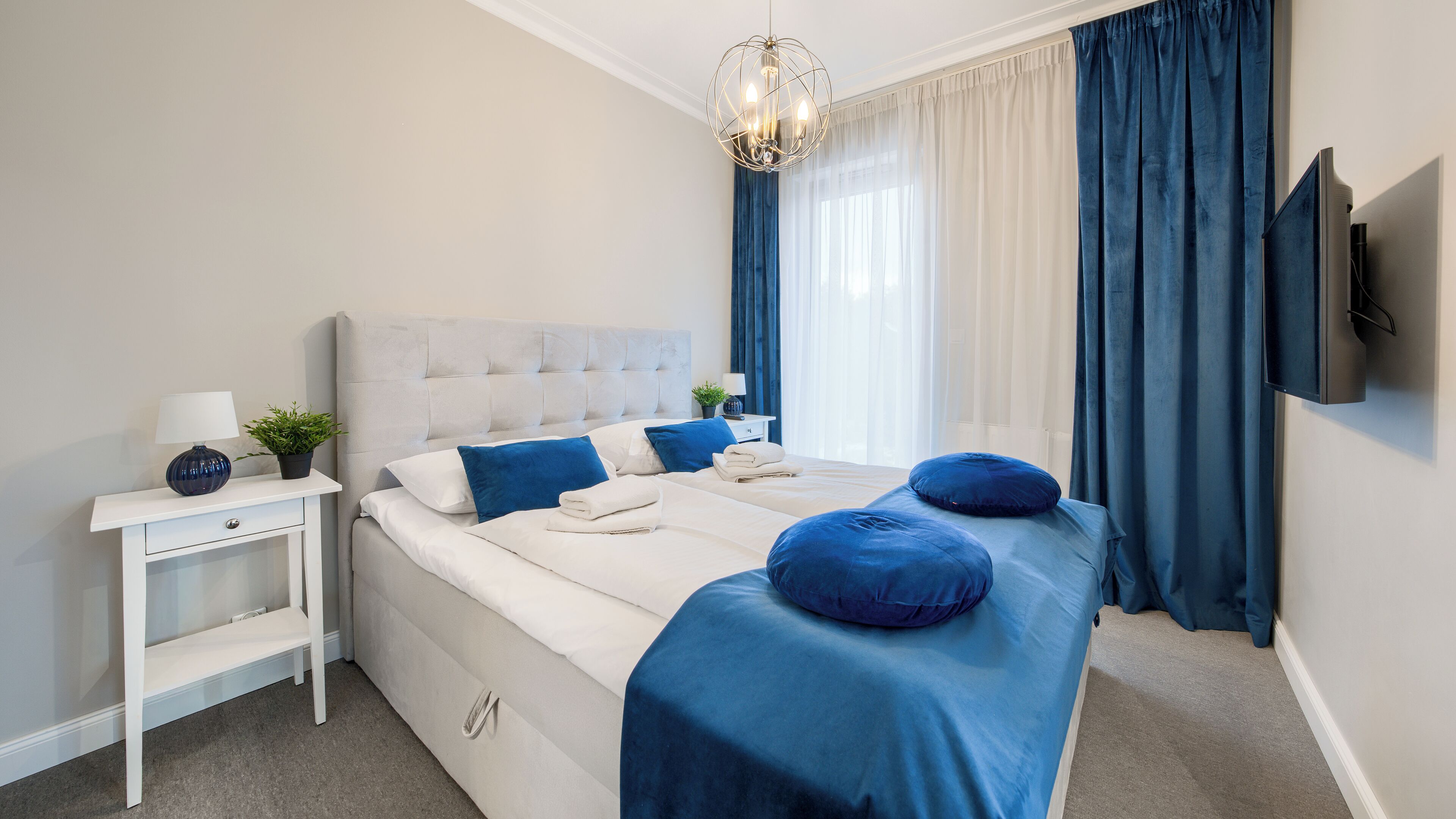 Iron/ironing board, free WiFi