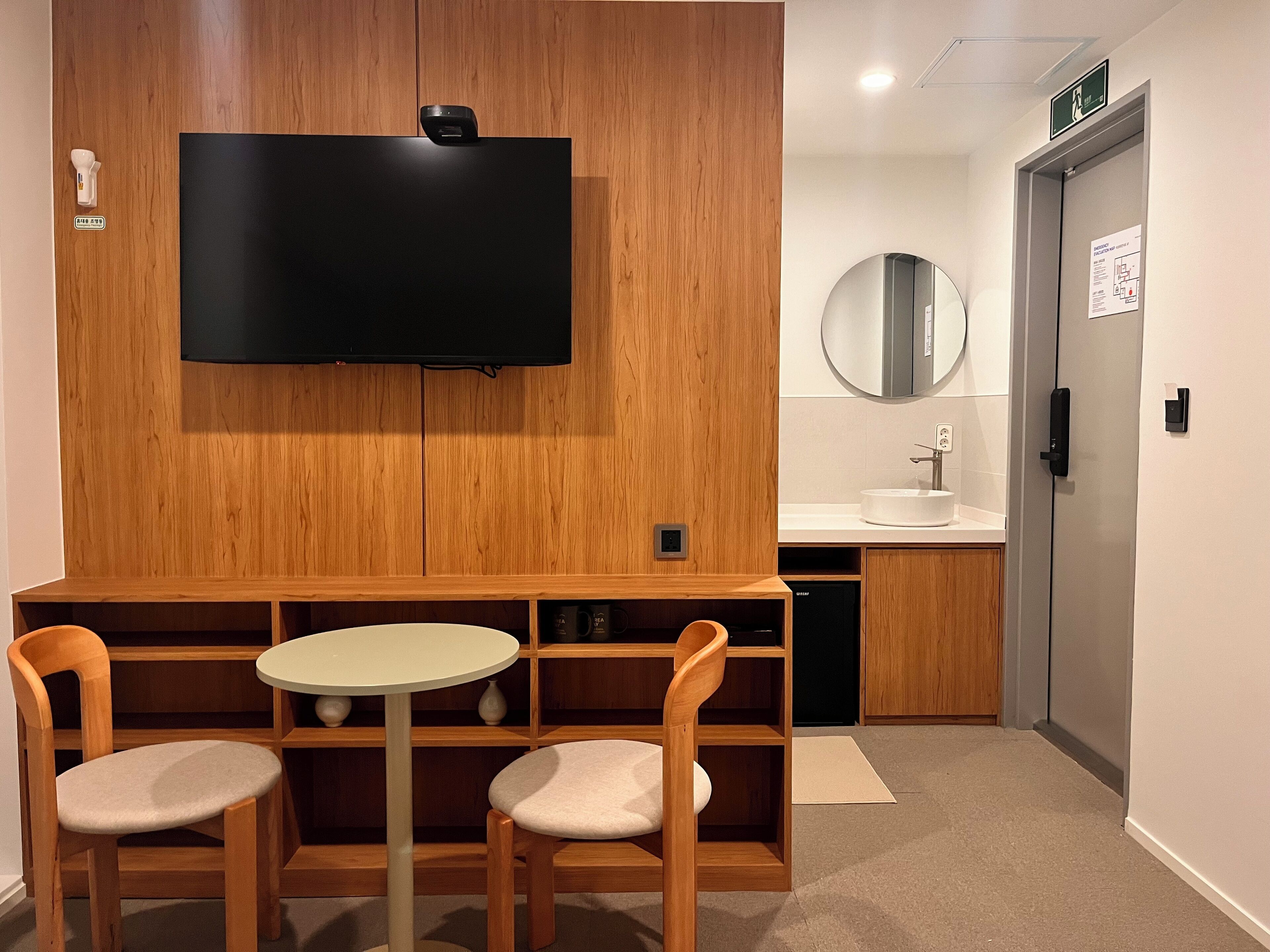 Classic Twin Room | Premium bedding, down duvets, pillow-top beds, free minibar