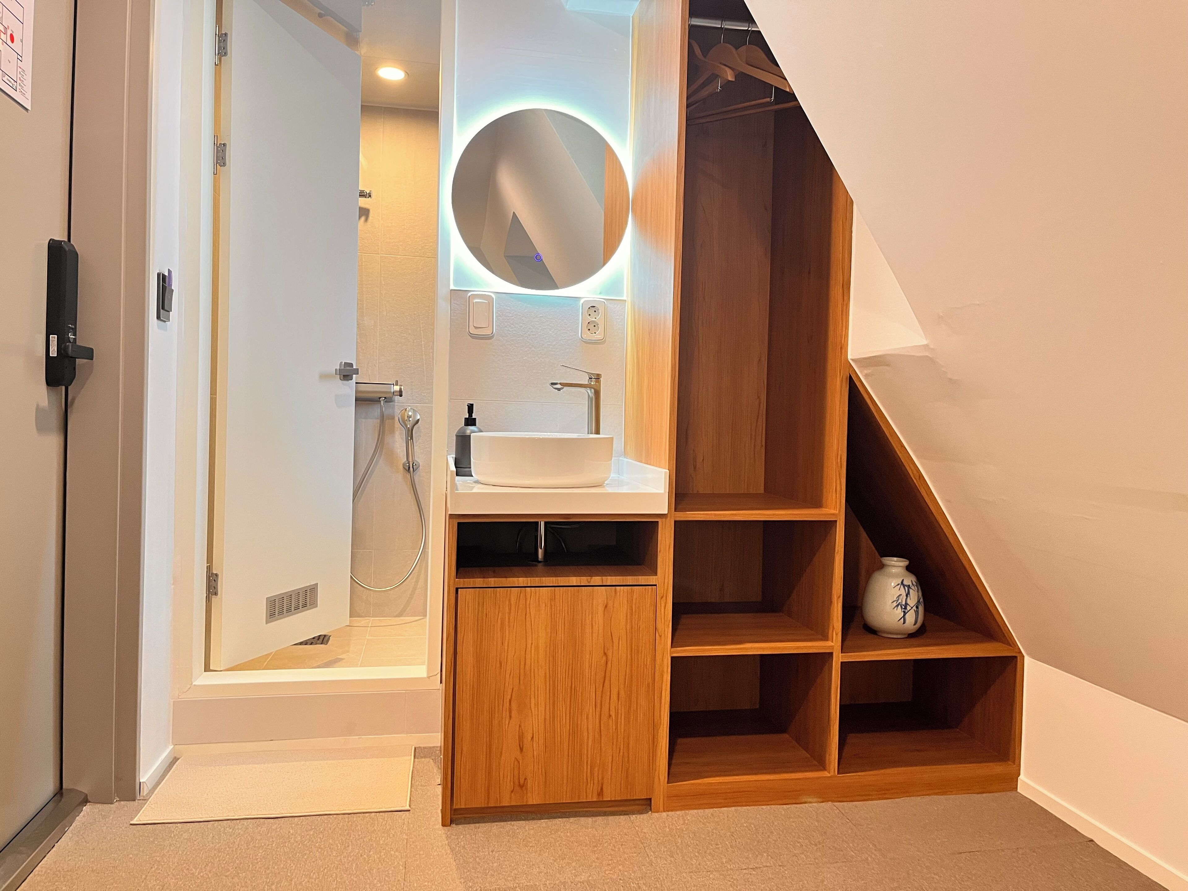 Premium bedding, down duvets, pillow-top beds, free minibar