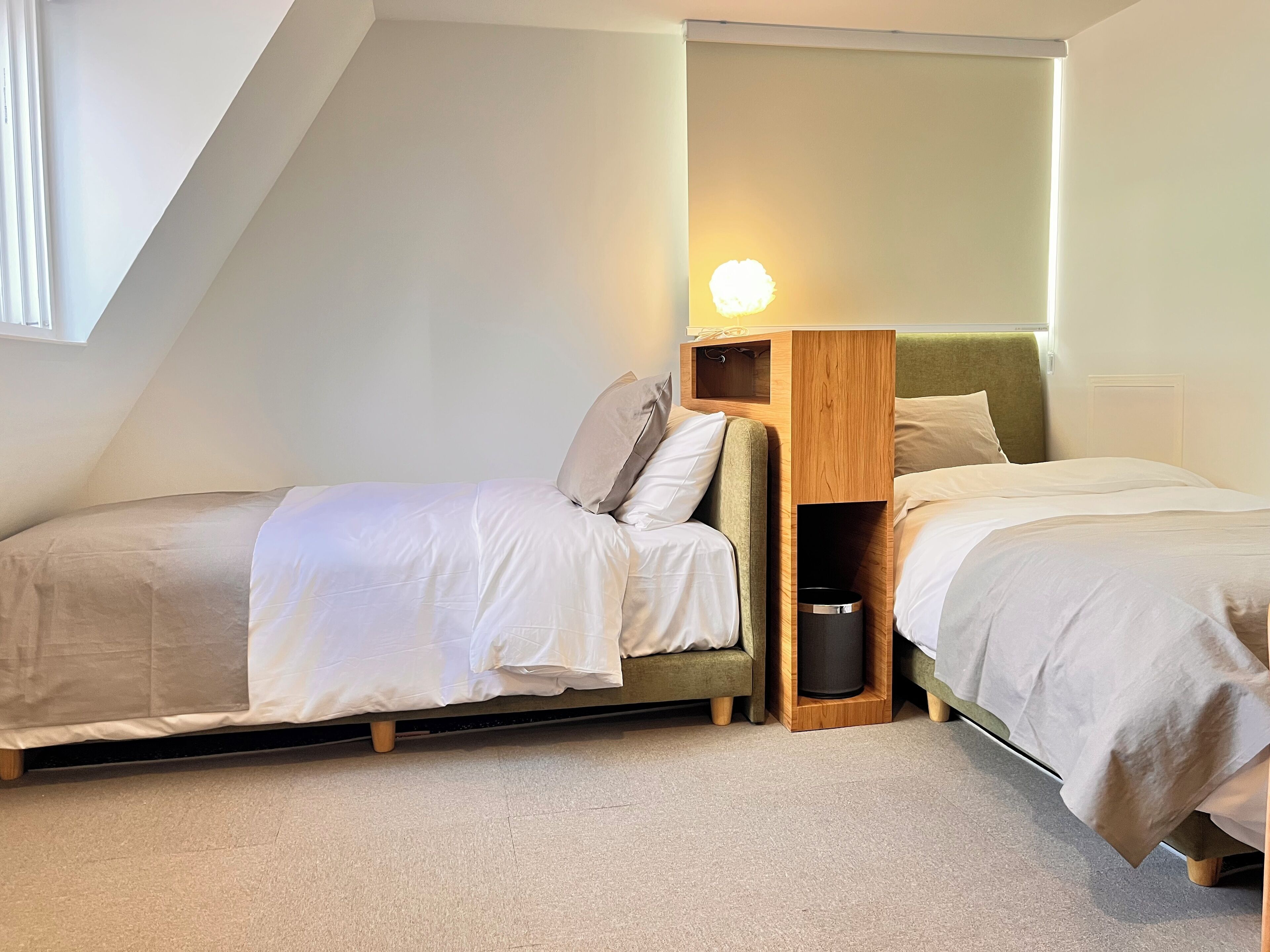 Comfort-Zweibettzimmer | Hochwertige Bettwaren, Daunenbettdecken, Pillowtop-Betten