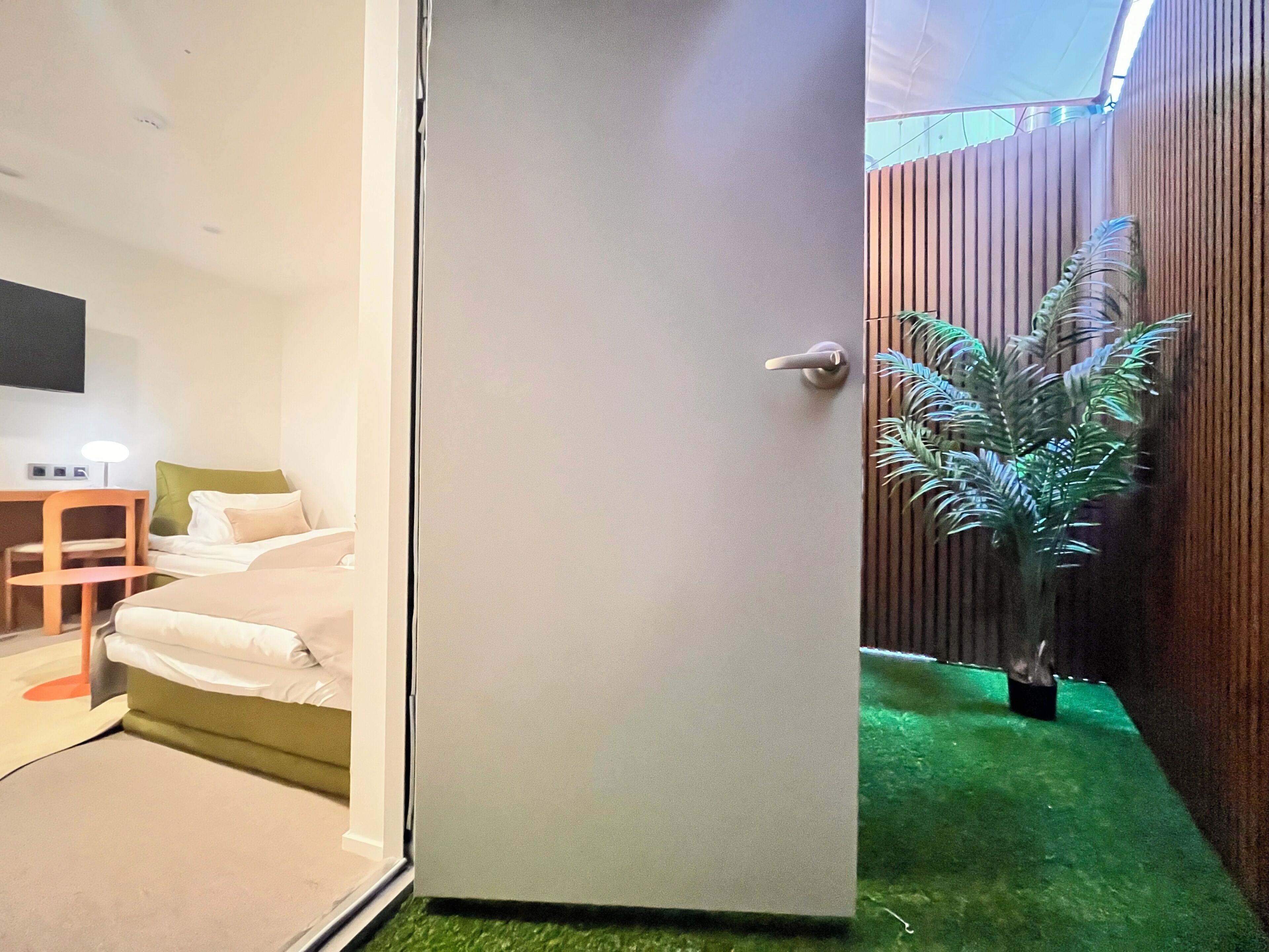 Camera con 2 letti singoli | Biancheria da letto di alta qualità, copriletto in piuma