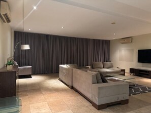 Living area - Premier Place (Accra)