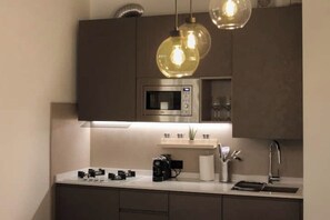 Private kitchen - Le Petit Nottolini - Modern comfort in the heart of Lucca, a stone's throw from the walls (Lucca)