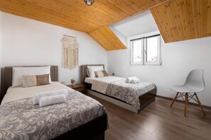 2 habitaciones, tabla de planchar con plancha, internet y ropa de cama 
