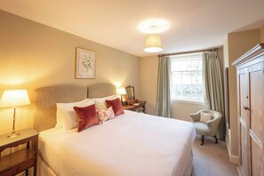 2 bedrooms, desk, WiFi, bed sheets - Library Cottage at Rosebery Steading, Gorebridge (Temple)