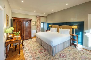 3 bedrooms, desk, WiFi, bed sheets - The Dairy at Rosebery Steading, Gorebridge (Temple)