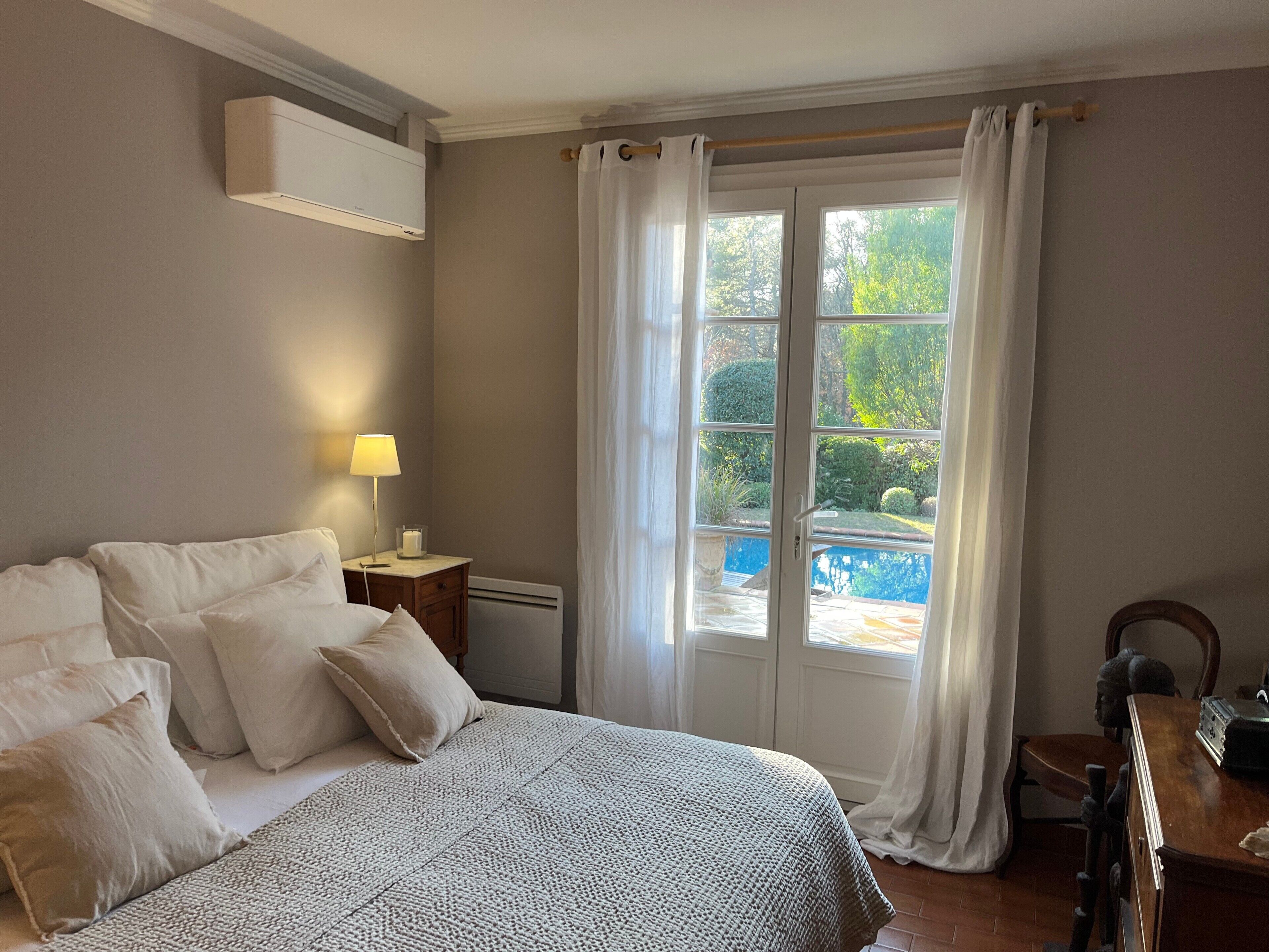 4 chambres, fer et planche à repasser, Wi-Fi, draps fournis