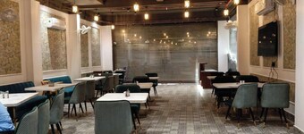 瓦拉納西WORMWOOD SYNERGY度假村  