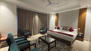 Superior Double Room | Laptop workspace, free WiFi