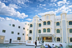 Front of property - Sugan Hotel & Resort (Phalodi)