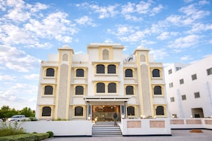 Front of property - Sugan Hotel & Resort (Phalodi)