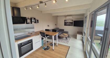 Gite facing the lake