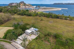 Aerial view - Spacious Single Room with King Bed in Flamingo Beach (Playa Flamingo)