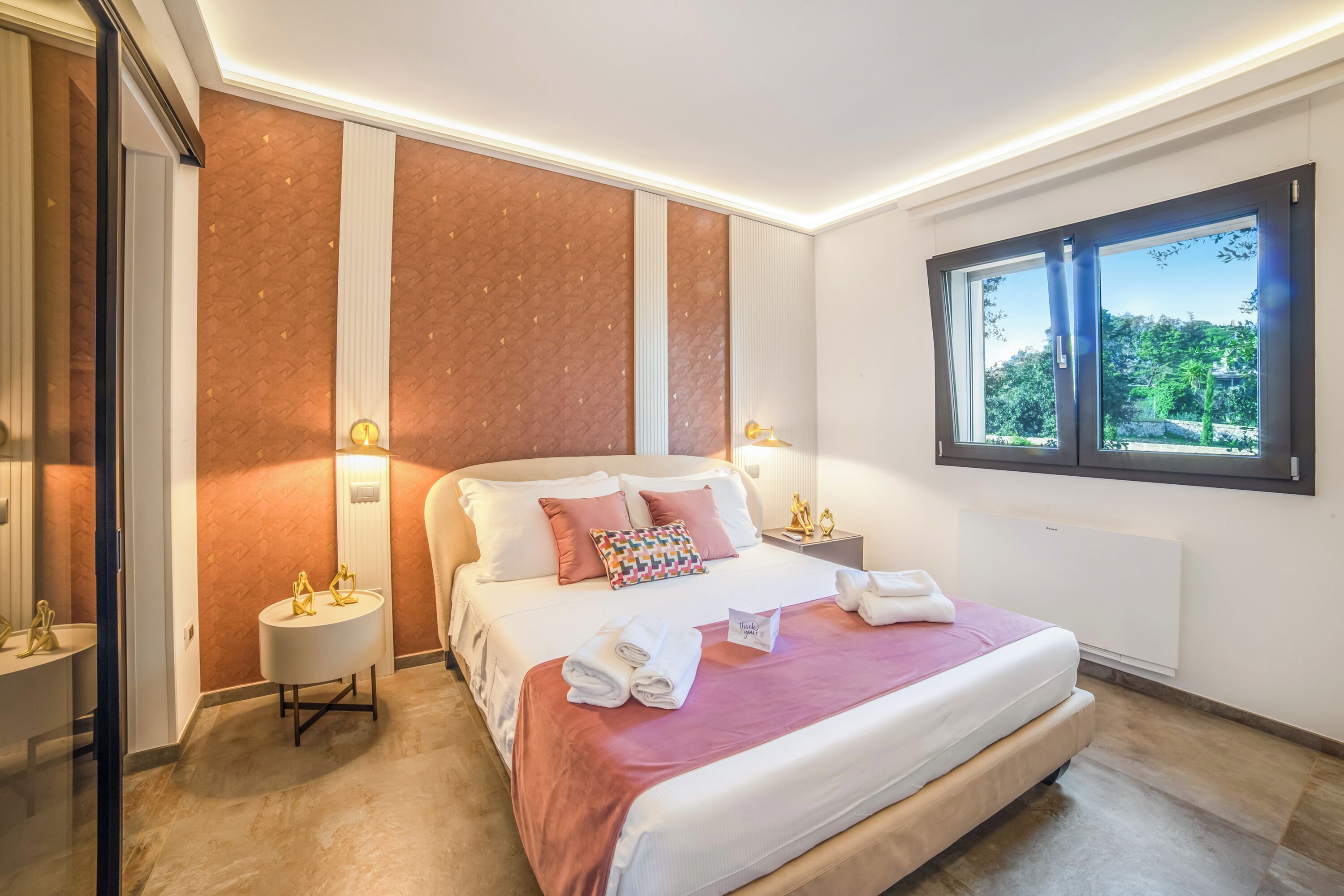 Family Apartment, Multiple Bedrooms, 2 Bathrooms (3br Luxury Appt - Pool, Garden &)