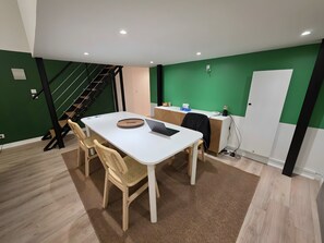 Interior - Spacious Apartment Near the Old Port with Wi-Fi and Air Conditioning (Marseille)