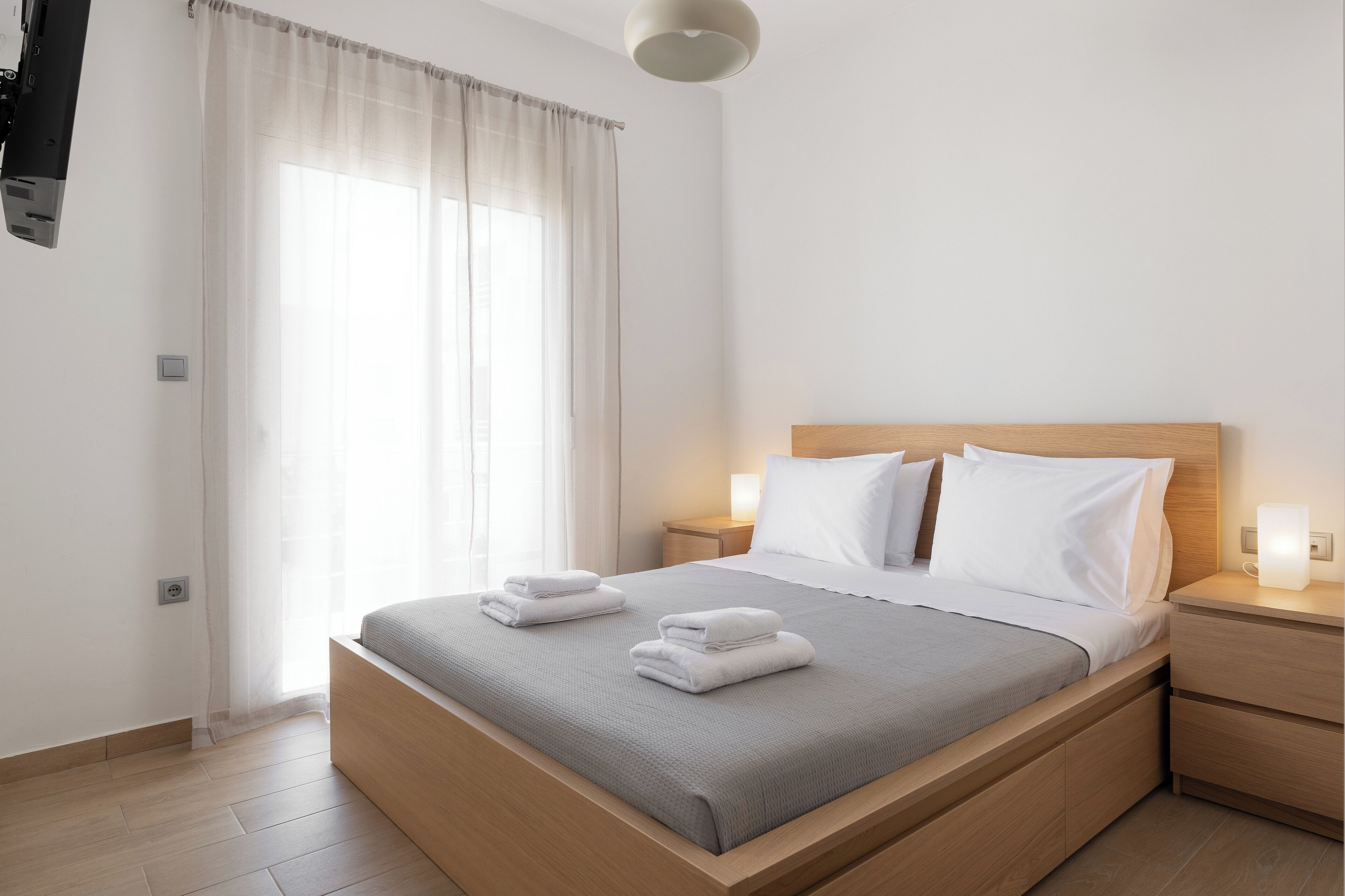 1 bedroom, iron/ironing board, internet, bed sheets