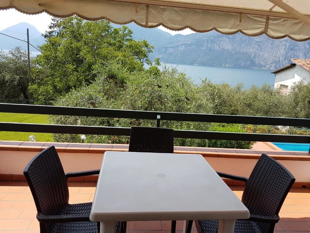 Apartment, Balcony, Lake View | Outdoor dining