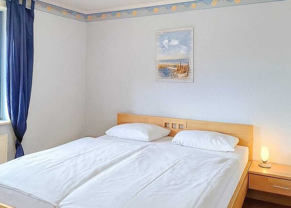 2 bedrooms, WiFi - Feel at home in our vacation home just 300 meters from the sea (Friedrichskoog)