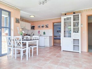 Dining - Feel at home in our vacation home just 300 meters from the sea (Friedrichskoog)