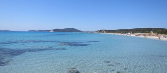 Fantastisk privat feriebolig for 4 gæster med klimaanlæg, WIFI, TV og gårdhave