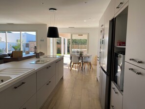 Private kitchen - Family home (Saint-Pierre-d'Oléron)
