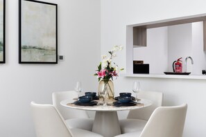 Dining room - Maison Privee - Relaxed Yas living with Resort-Style Facilities (Abu Dhabi)