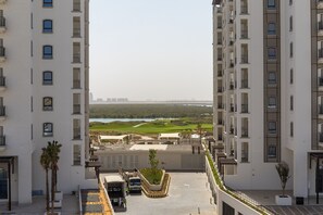 Front of property - Maison Privee - Relaxed Yas living with Resort-Style Facilities (Abu Dhabi)