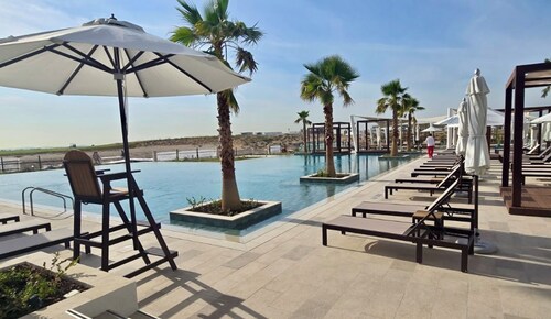 Maison Privee - Relaxed Yas living with Resort-Style Facilities