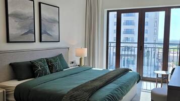 Apartment, 1 King Bed, Non Smoking, Bathtub | In-room safe, blackout drapes, iron/ironing board, free WiFi