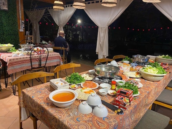 Unclassified image, 1 of 10, button - Vanhaus (Lào Cai)