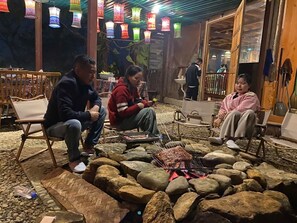 Unclassified image, 5 of 10, button - Vanhaus (Lào Cai)