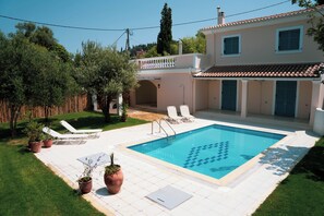 Pool - Villa Gallini – A Private Corfu Hideaway (Corfu)