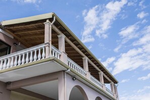 Exterior detail - Stylish 2BR Base for Exploring Corfu (Corfu)