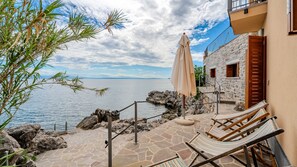 Terrace/patio - Villa Perfect house beachfront by Villas Guide (Lovran)