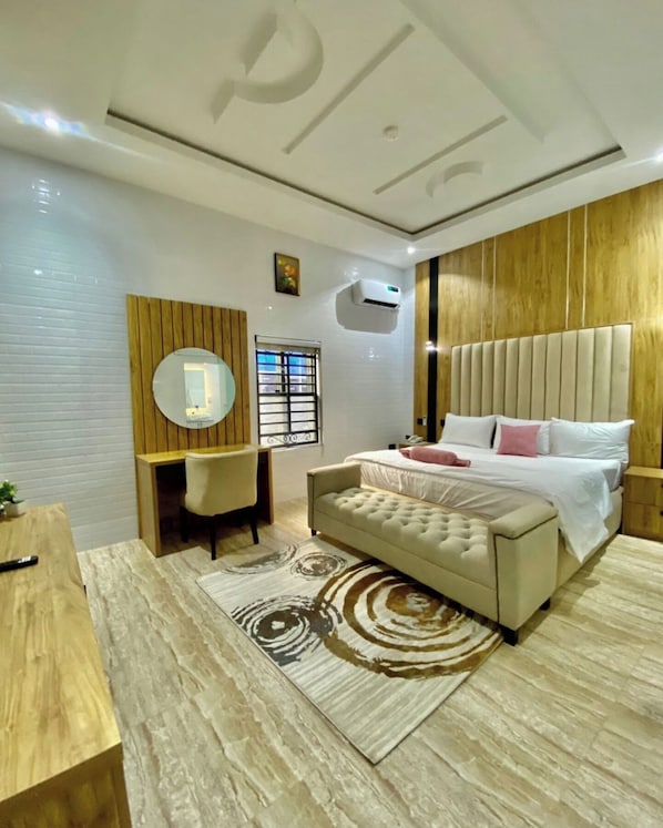 Junior Room, Balcony, City View | Desk, laptop workspace, blackout drapes, soundproofing - Masters Lodge (Abuja)