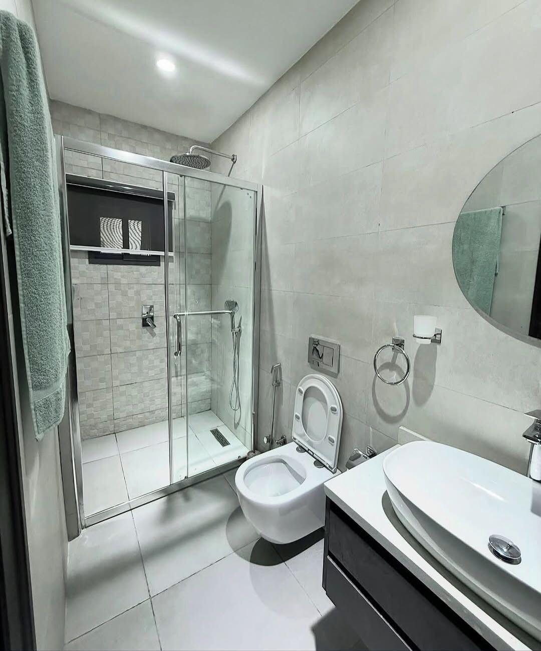Junior Room, Balcony, City View | Bathroom