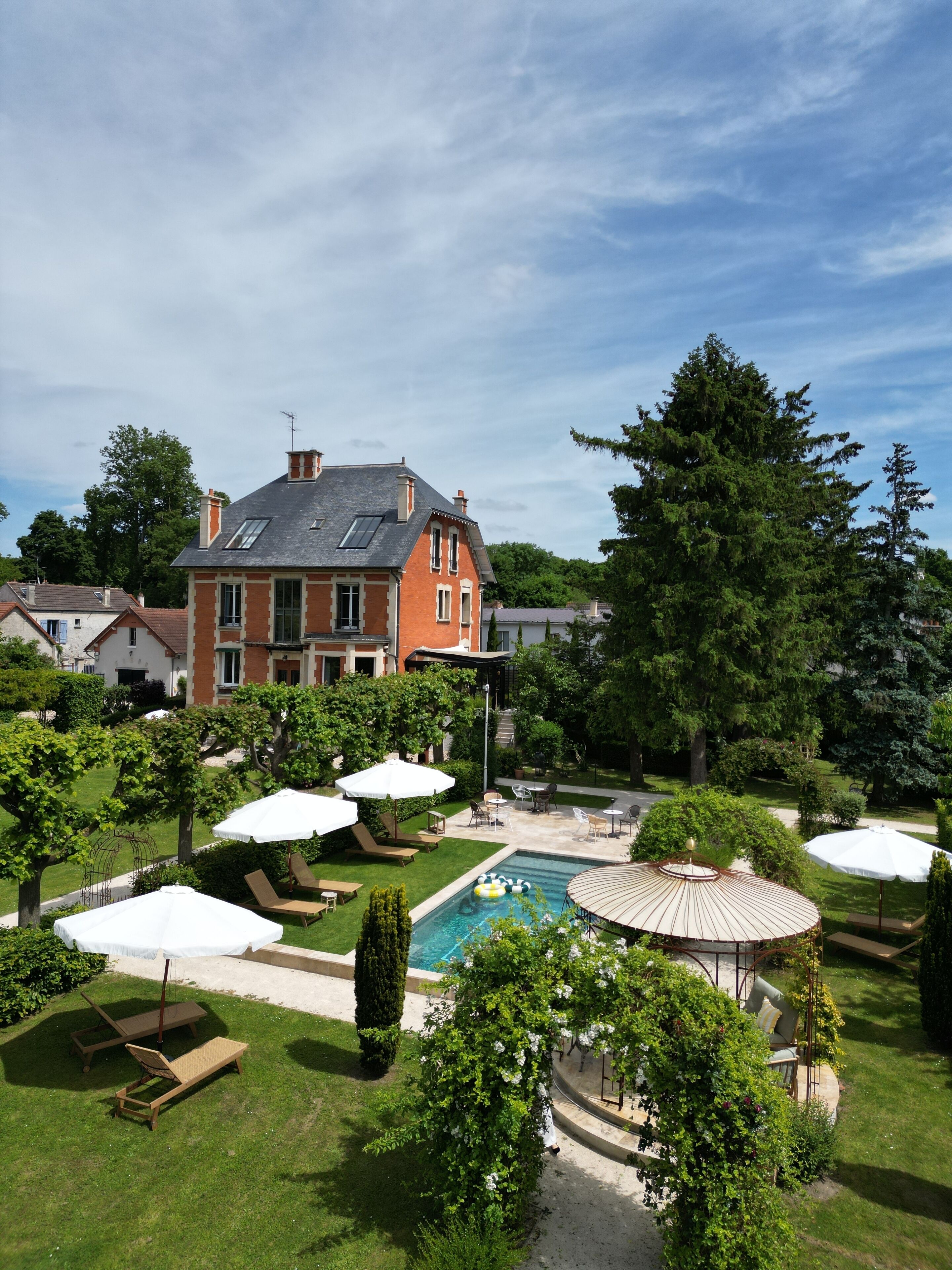 Piscine extérieure (ouverte en saison)