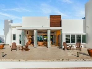 Terrace/patio - The C-View Aruba Oceanfront 4BR Villa with Private Pool & Sea Views (Noord)