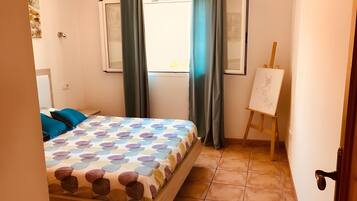 3 chambres, fer et planche à repasser, Wi-Fi, draps fournis