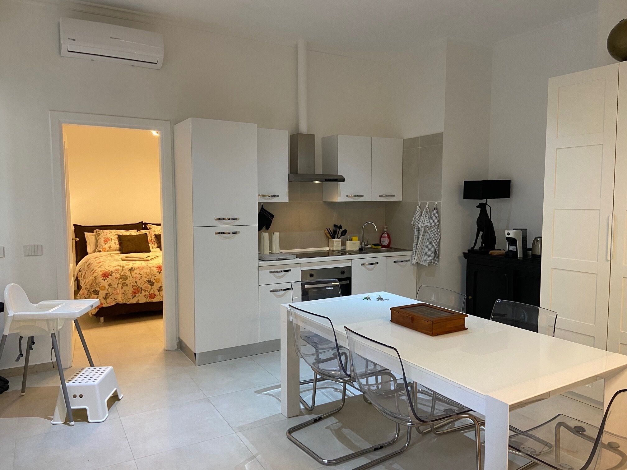 1 camera, una scrivania, ferro/asse da stiro, Wi-Fi gratuito