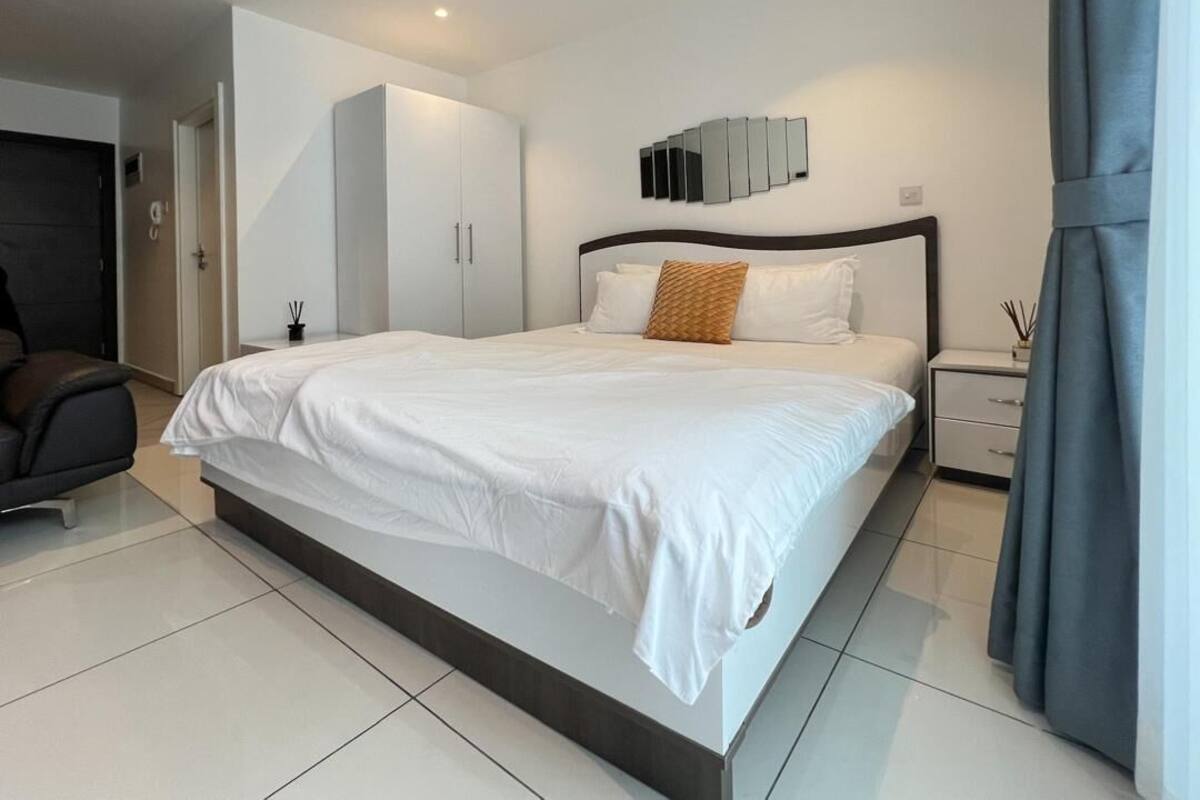 Egyptian cotton sheets, premium bedding, down duvets