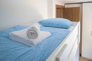 5 chambres, fer et planche à repasser, Wi-Fi gratuit, draps fournis