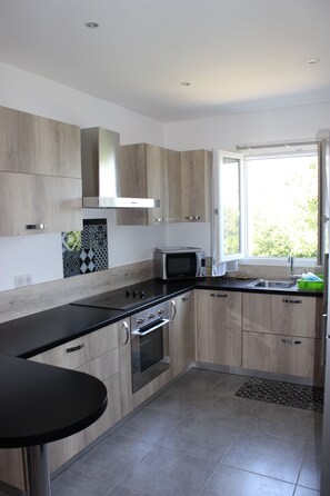 Private kitchen - Magnificent T2 private pool. (Castellare Di Casinca)
