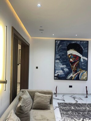 Economy Room, Balcony, City View | Bahagian dalam