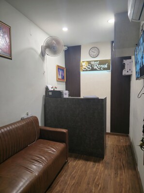 Reception - Hotel SS Royal (Lucknow)