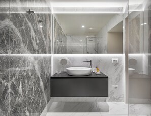 Shower, hair dryer, bidet, towels - Venice Prestige - Palazzo Moro Noble Floor (Venecia)