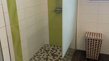 Hårtørrer, håndklæder, Sæbe, Toiletpapir