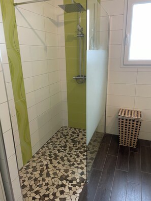 Hair dryer, towels, soap, toilet paper - House 128m2 10 min from the beach (Coëx)